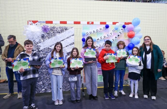 Escola Luísa Todi premia excelência dos estudantes