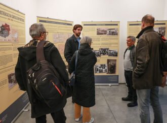 Mostra fotográfica recorda jovens refugiados da Áustria