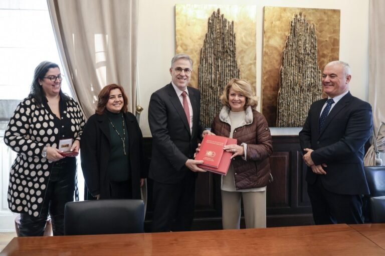 Entidade Jurídica Premia Prefeitura de Setúbal