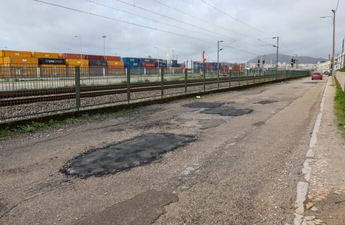 Prefeitura corrige problemas imediatos nas ruas de tráfego