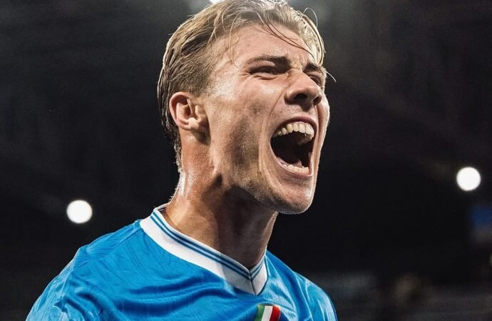 Napoli triunfa sobre Cremonense com dois gols de Hojlund