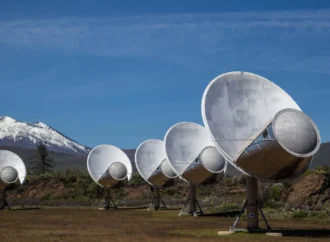 SETI observou uma estrela de nêutrons brilhar por meses e descobriu que o espaço continua se movendo.