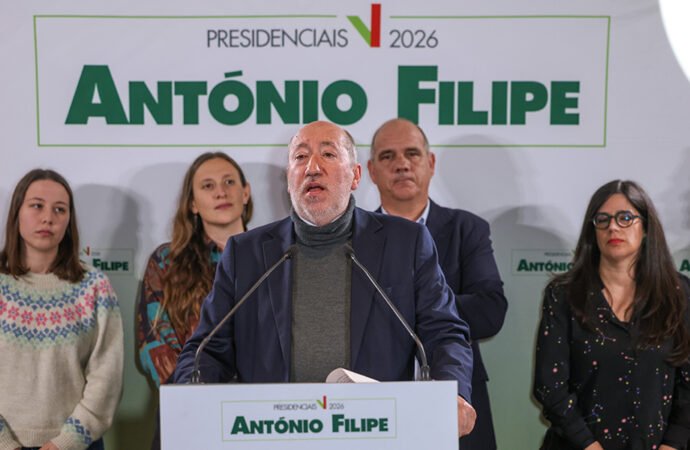António Filipe solicita apoio a Seguro para vencer intenções retrógradas de Ventura