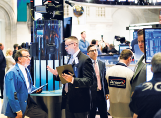 Mercados de Nova Iorque reagem com queda de 17% nas ações da Intel