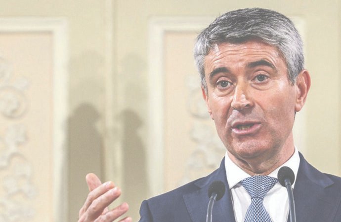 José Luís Carneiro expressa enorme satisfação com triunfo definido de Seguro