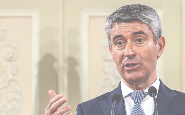 José Luís Carneiro expressa "enorme satisfação" com triunfo "definido" de Seguro