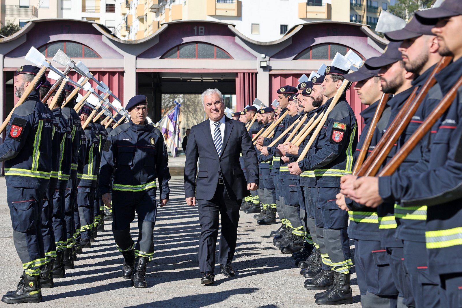 Corpo de Bombeiros de Setúbal comemora 240 anos com renovação do compromisso à proteção.