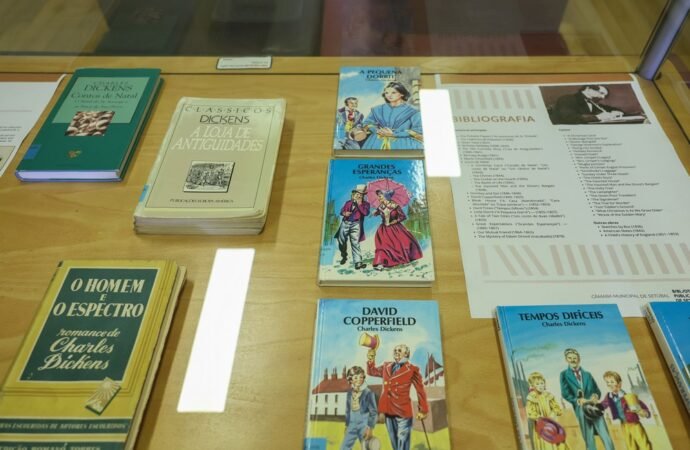 Biblioteca homenageia fevereiro a Charles Dickens
