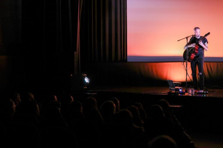 Jon Gomm apresenta Círculo do Jazz no Charlot