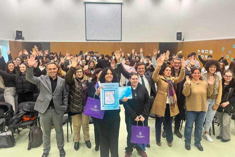 Administração incentiva educação marinha na Escola Lima de Freitas
