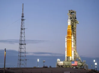 A Artemis II chega à plataforma de lançamento e a contagem regressiva para a Lua começa.