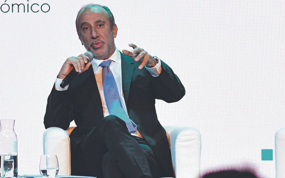 A Anacom multou em 8.200 euros a Entidade de Acompanhamento Turístico dos Açores por estabelecimento de tarifas de serviços.