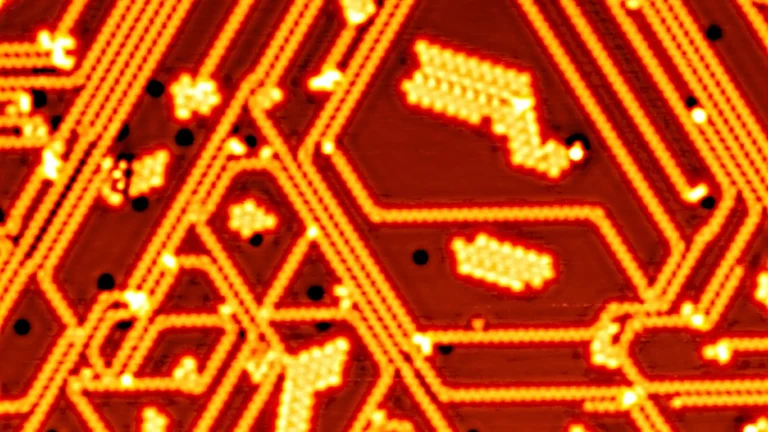 Pesquisadores validam a atuação unidimensional de elétrons em cadeias de fósforo.