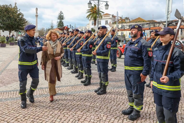 Setúbal conta agora com 119 bombeiros profissionais devido à entrada de 14 novos recrutas