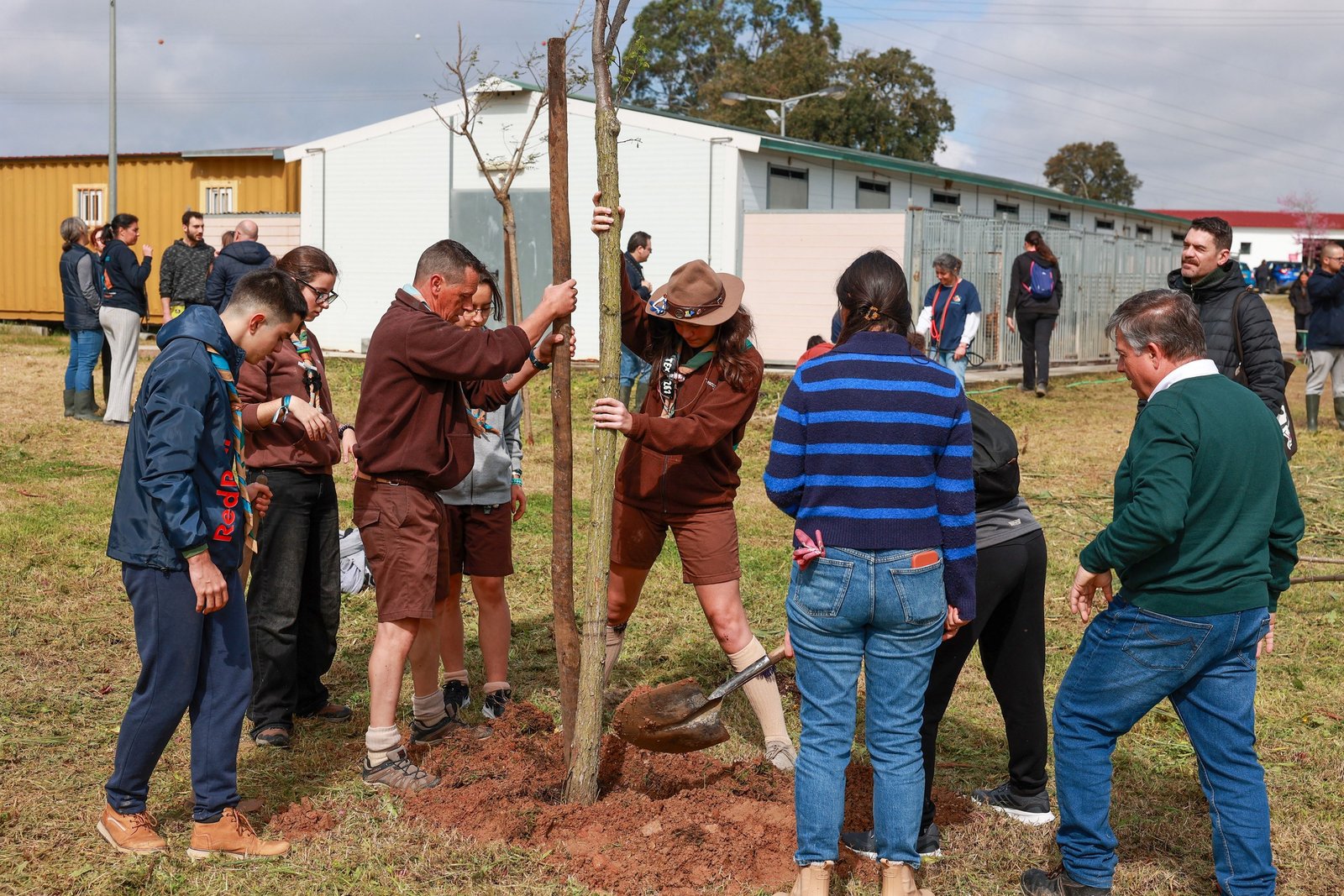 Cultivo Colaborativo Fortalece Área Verde da Casa dos Animais