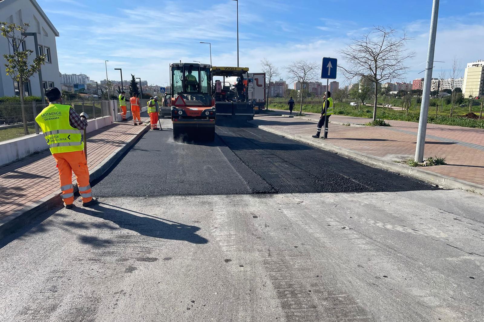 Circulação restrita na Avenida Paula Costa e Rua Ireneu Cruz