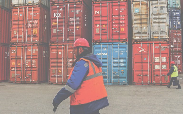 O comércio global enfrenta "as mais severas disrupções" em oito décadas.