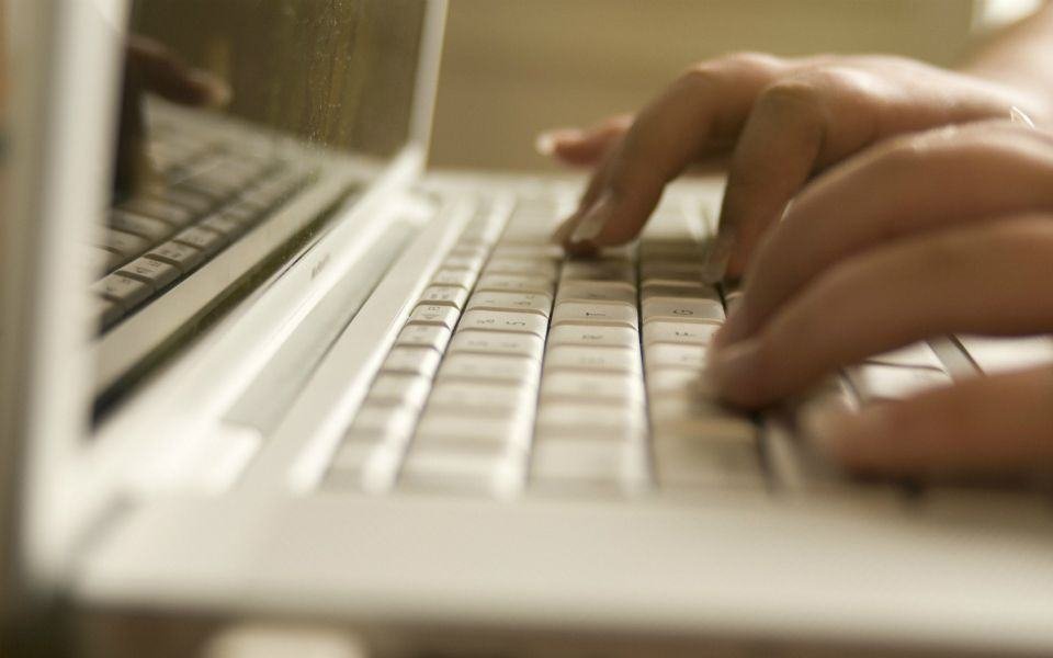 Santander e British Council disponibilizam 30 mil treinamentos virtuais de inglês e 100 testes IELTS