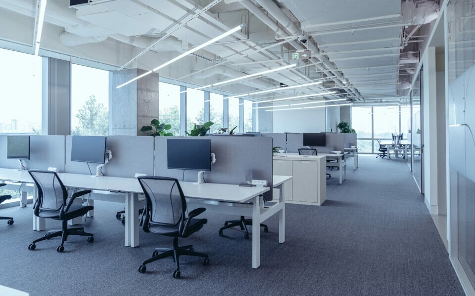 Total de funcionários em suspensão diminui pelo terceiro mês seguido para 5.557