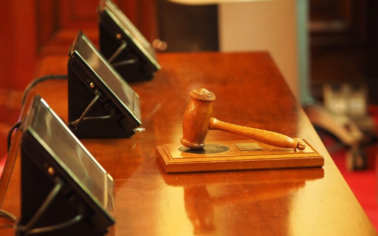 Presidente do Supremo critica "indiferença" na atualização dos judiciários
