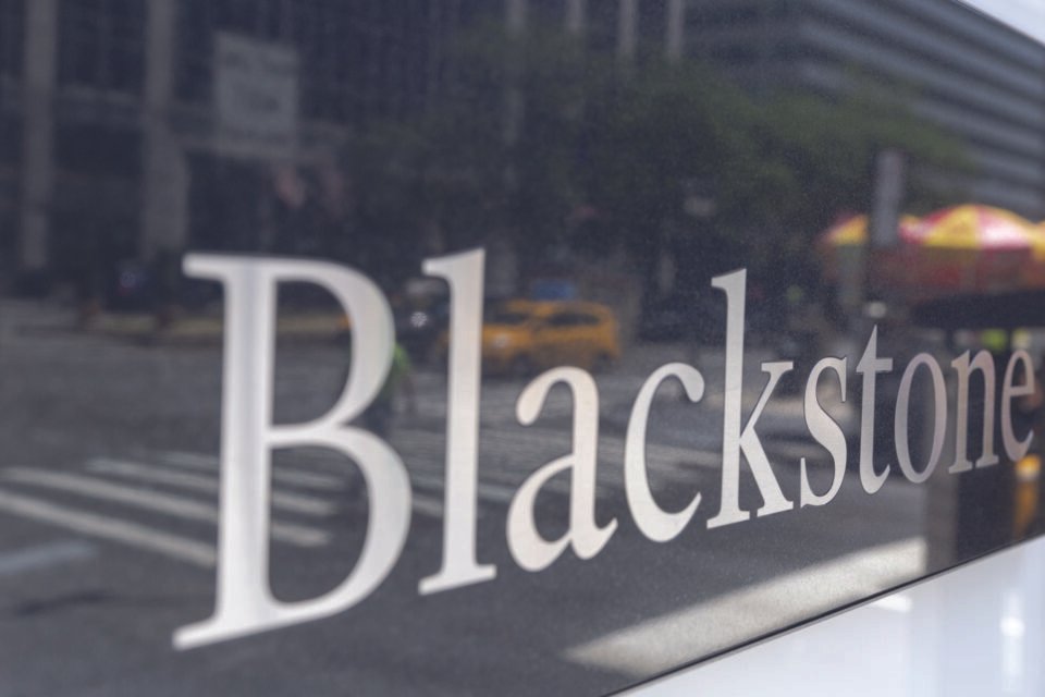 Blackstone busca se desfazer de dois bilhões de dólares em capital de investimento privado